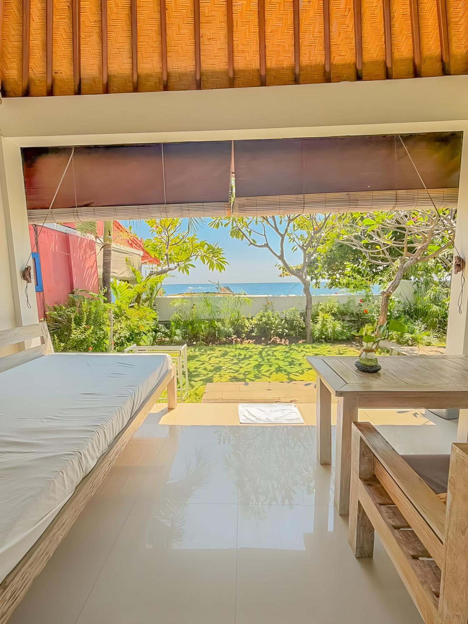 Beach-front Bungalow Ocean View