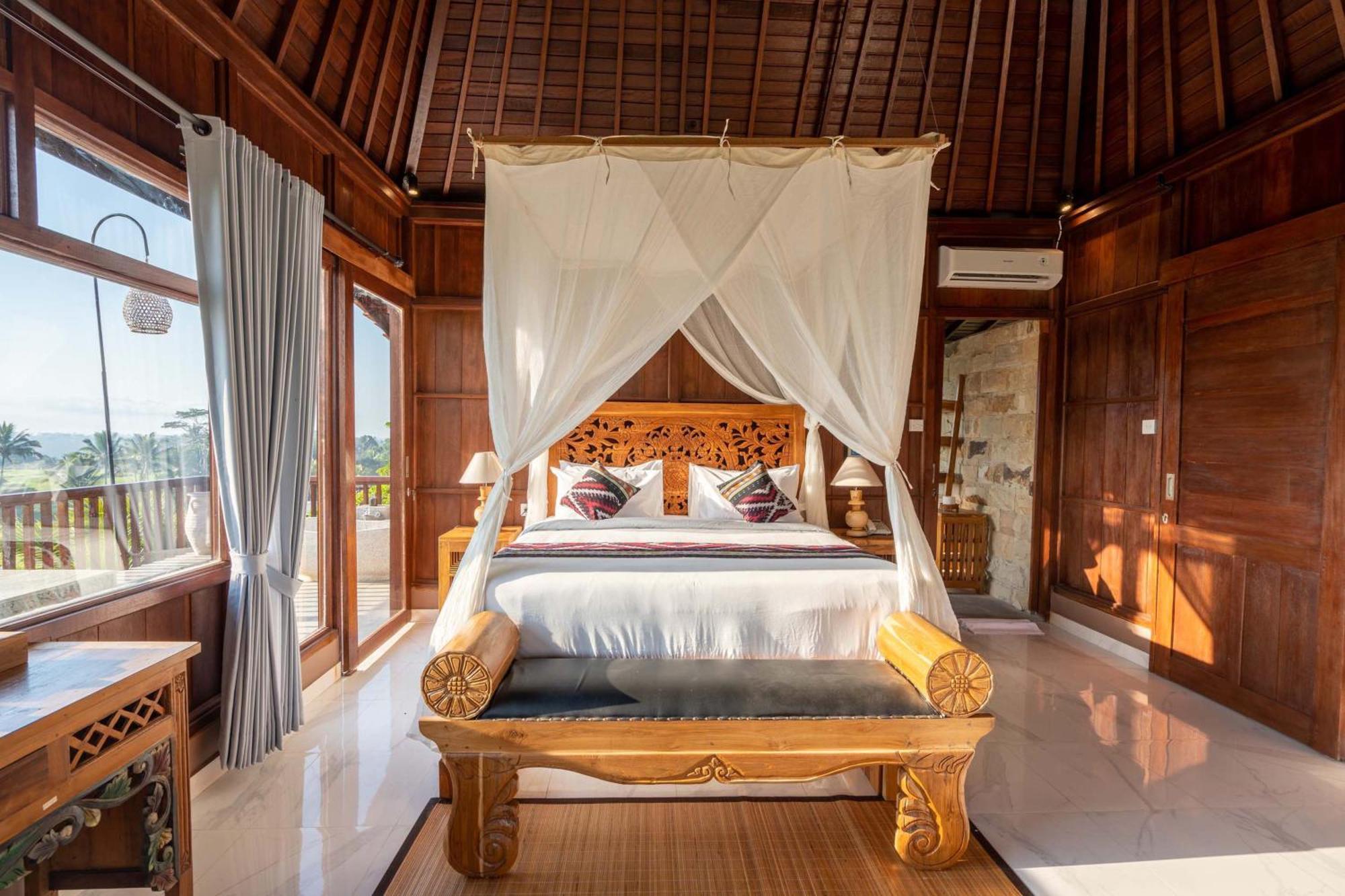 Suite Plunge Pool Rice Field View
