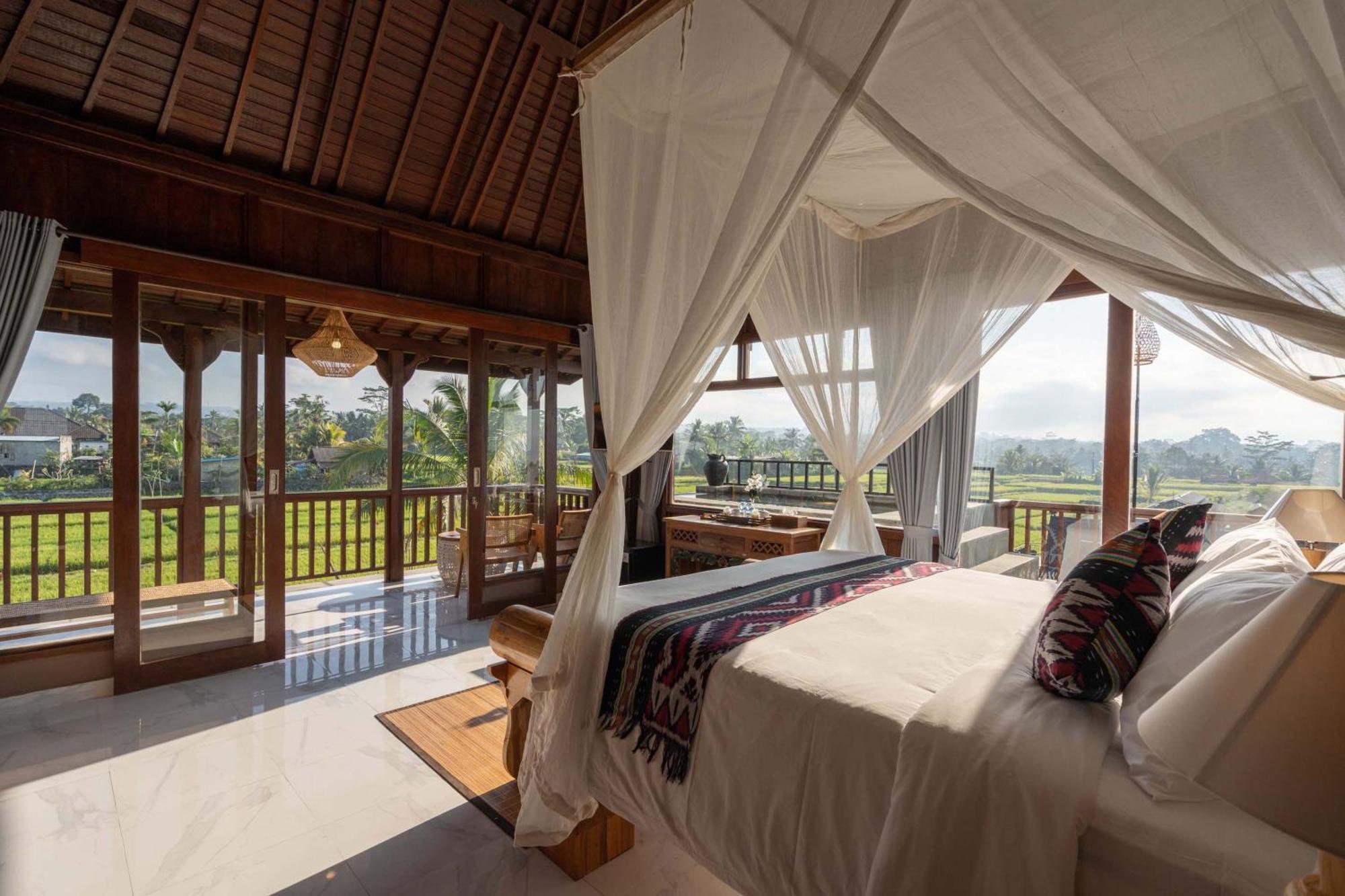 Suite Plunge Pool Rice Field View