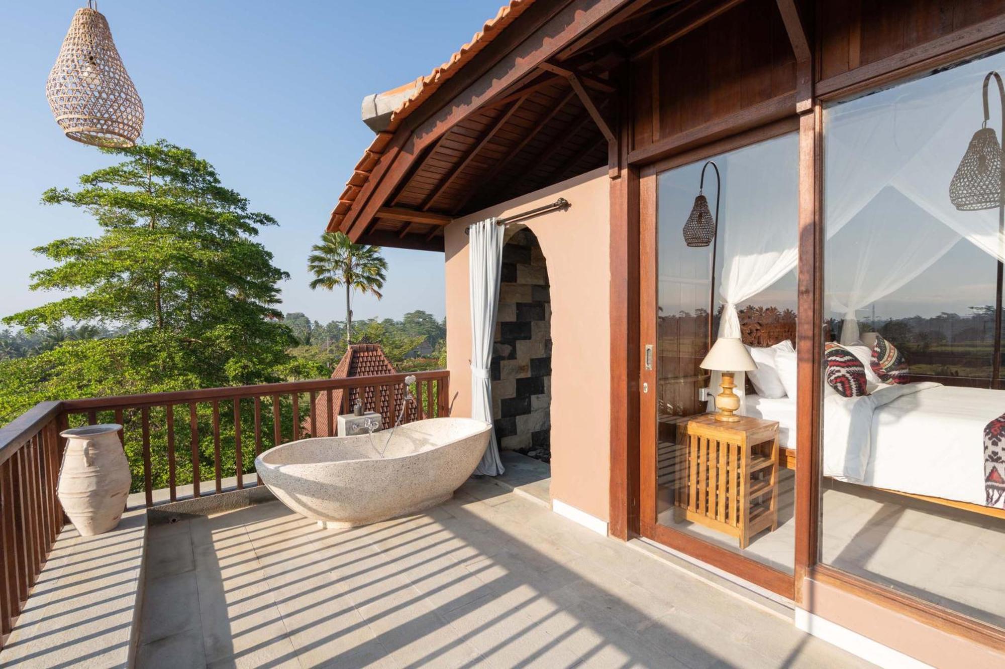 Suite Plunge Pool Rice Field View