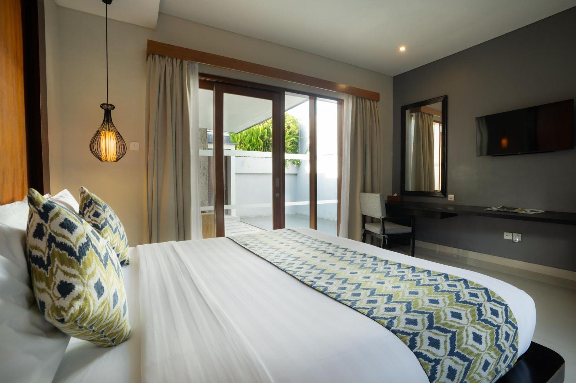 Airport Pick Up at One-Bedroom Pool Villa