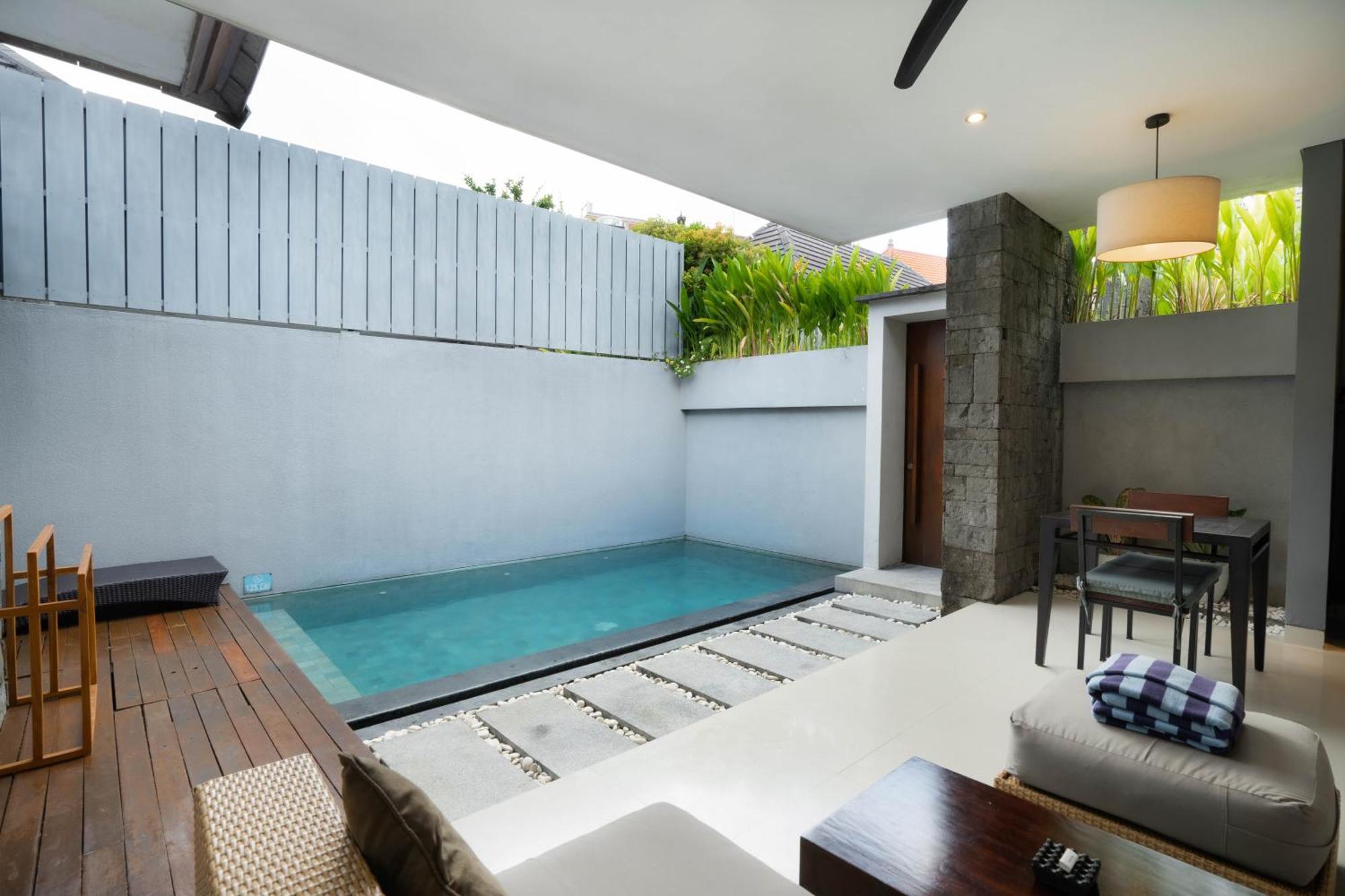 Airport Pick Up at One-Bedroom Pool Villa