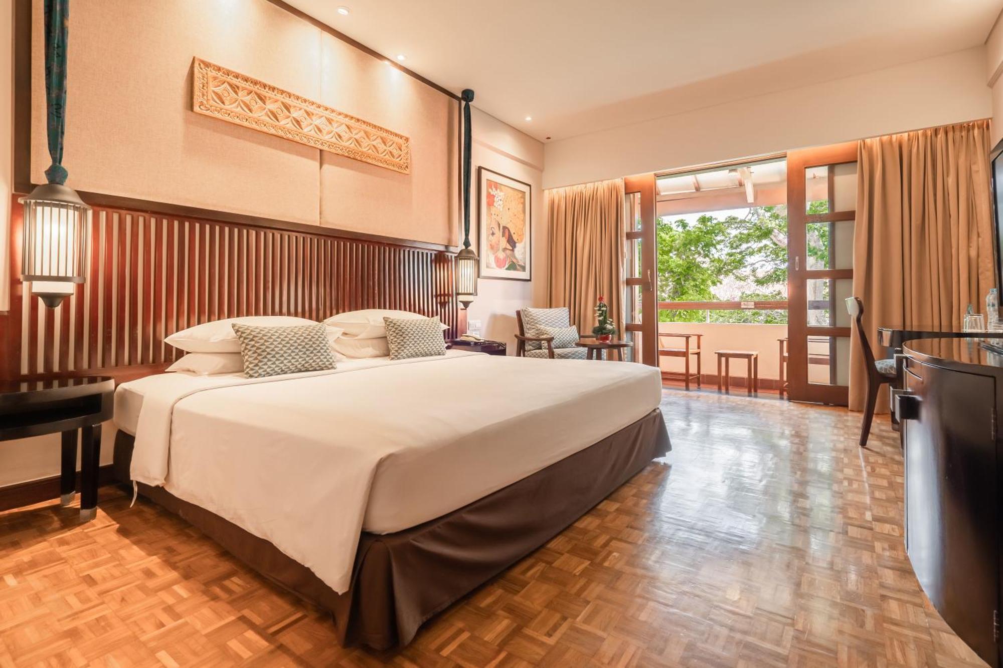 Deluxe Double or Twin Room Benefit