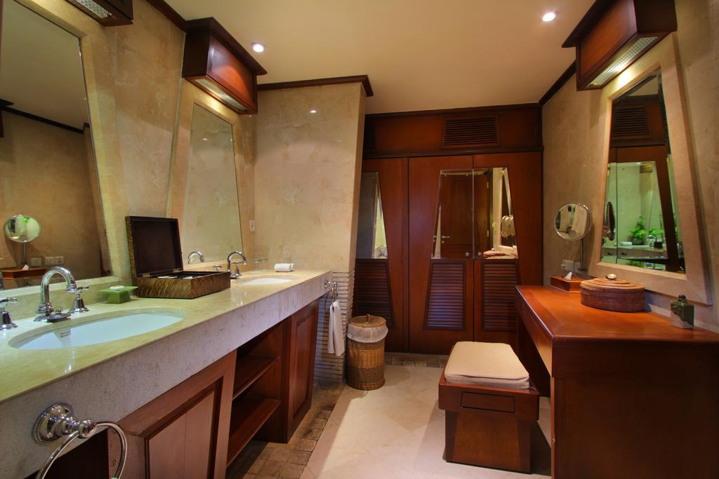 Alam Java Villa with Free Lounge Access