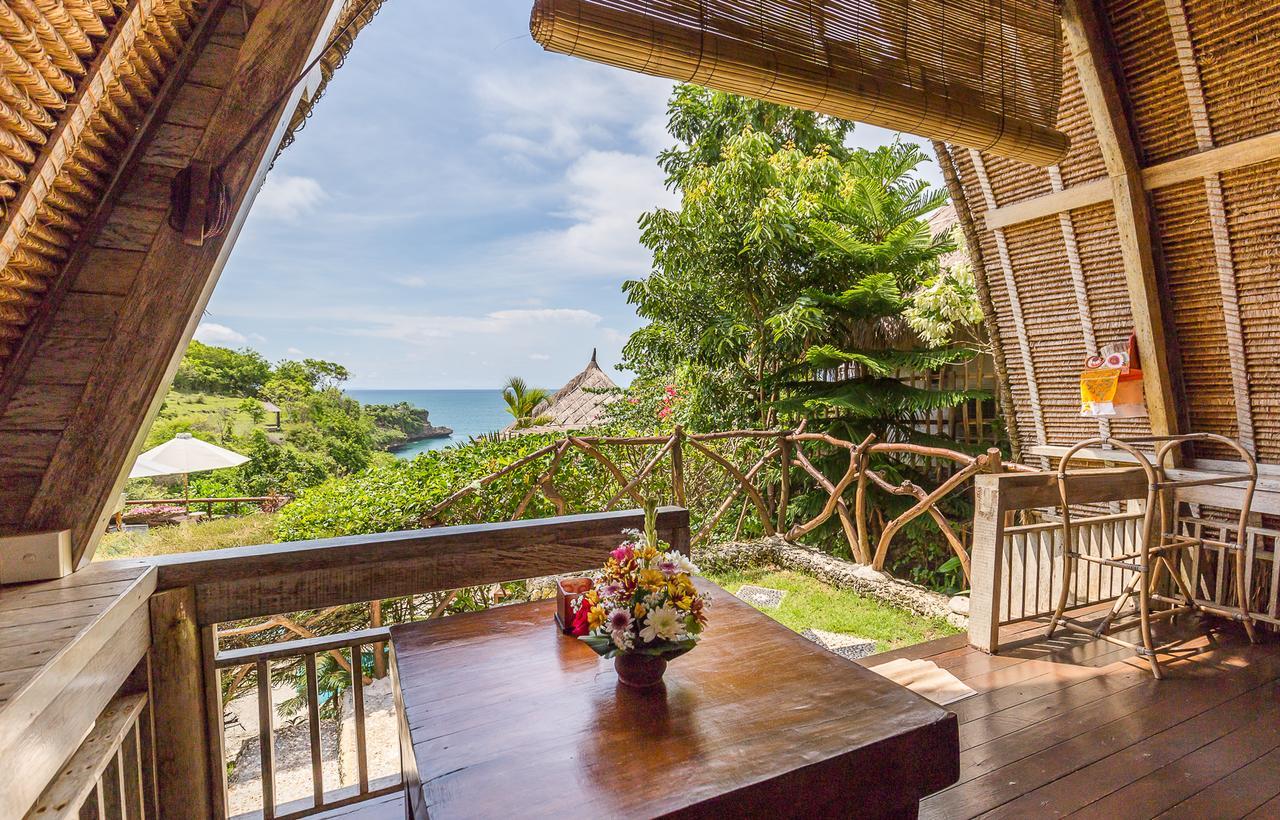 Beachfront Master Deluxe Bungalow Sea View