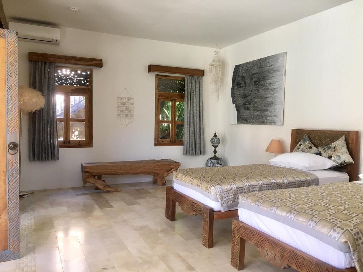 Chambre Double ou Lits Jumeaux - Vue sur Piscine