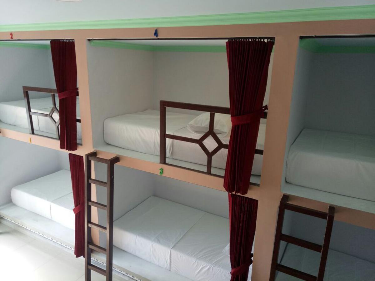 Bunk Bed Mixed Dormitory Room