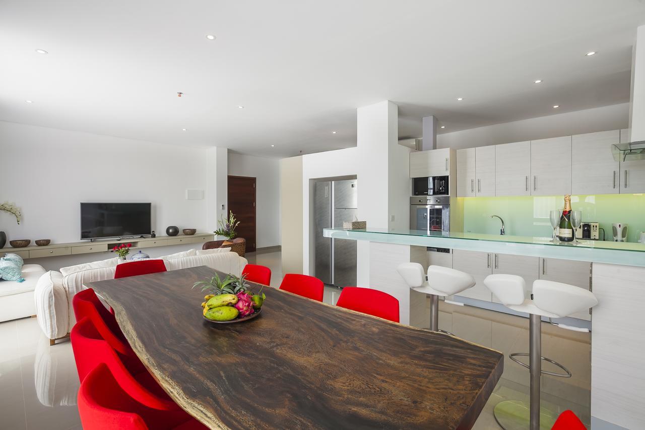 Luxury Three-Bedroom Apartment