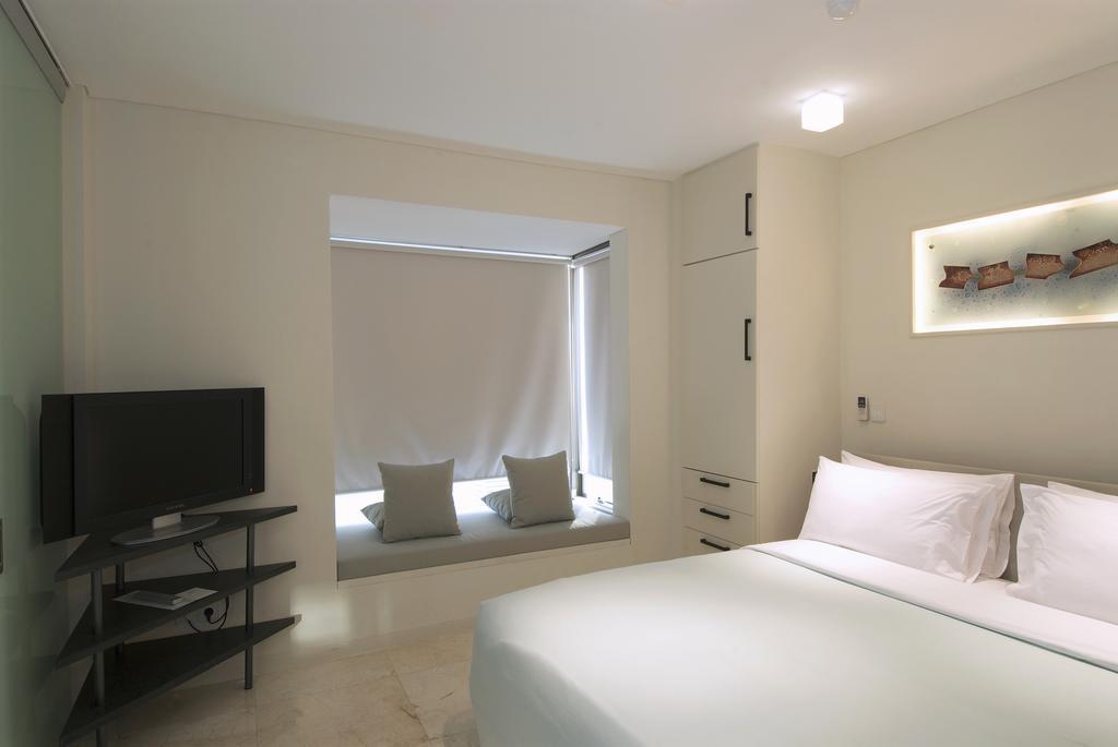 Two-Bedroom Suite with Ocean View
