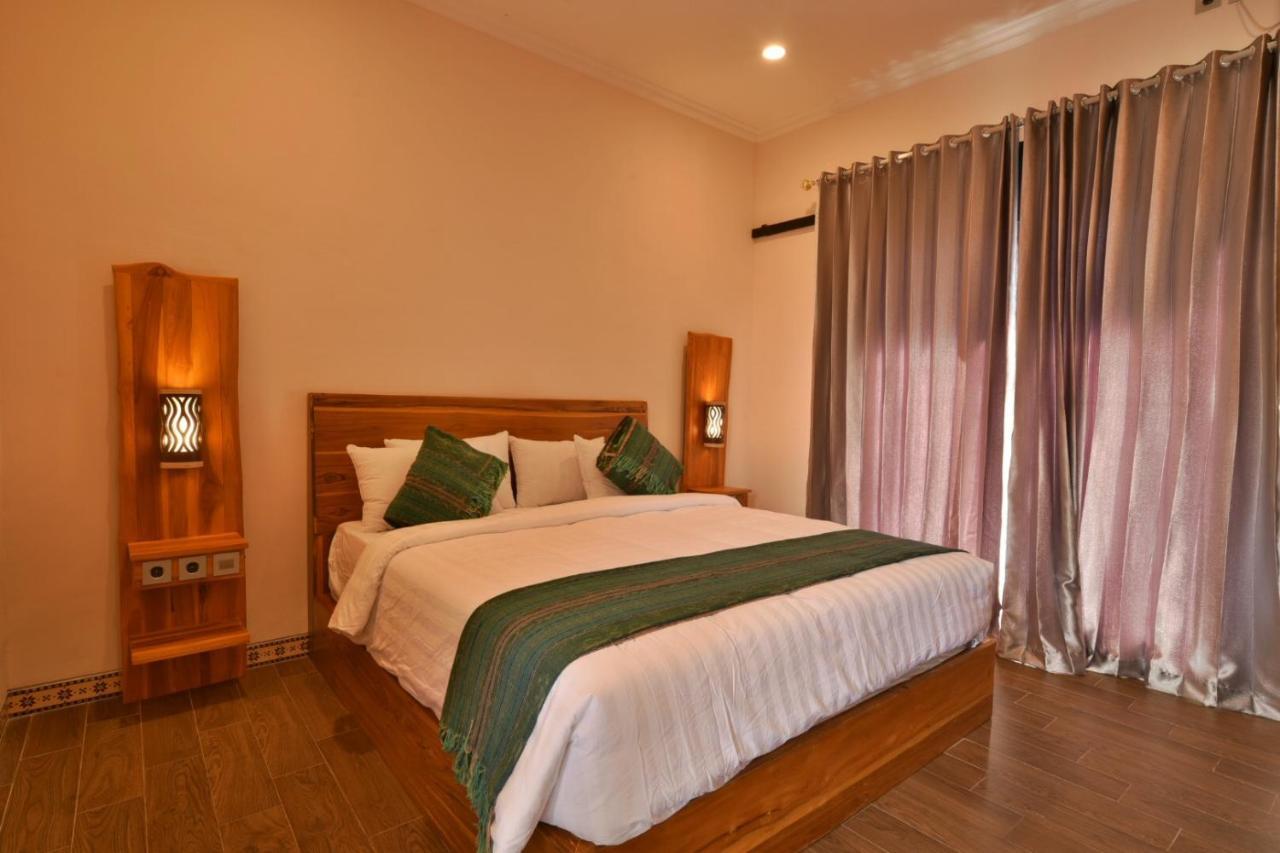 Deluxe Double or Twin Room Pool View
