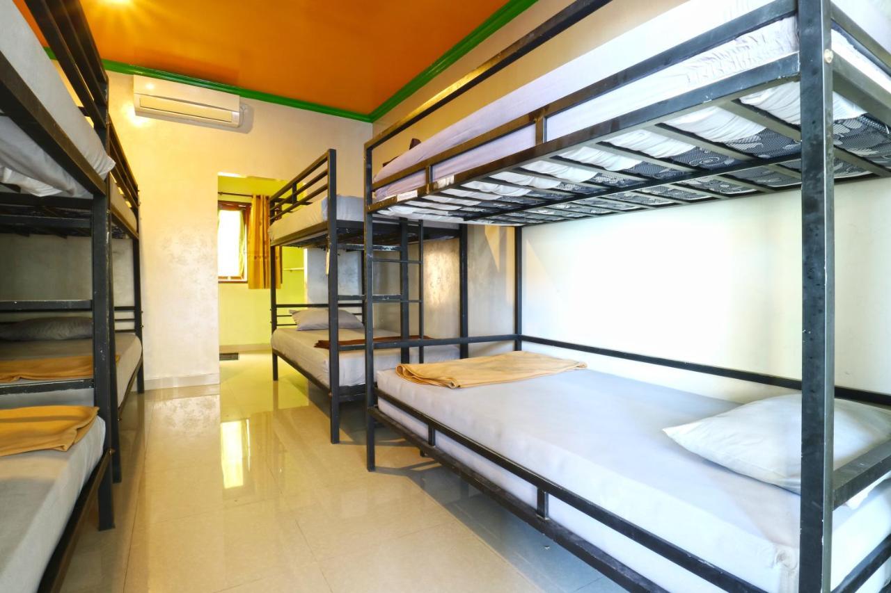 Bed 6-Bed Dormitory Room