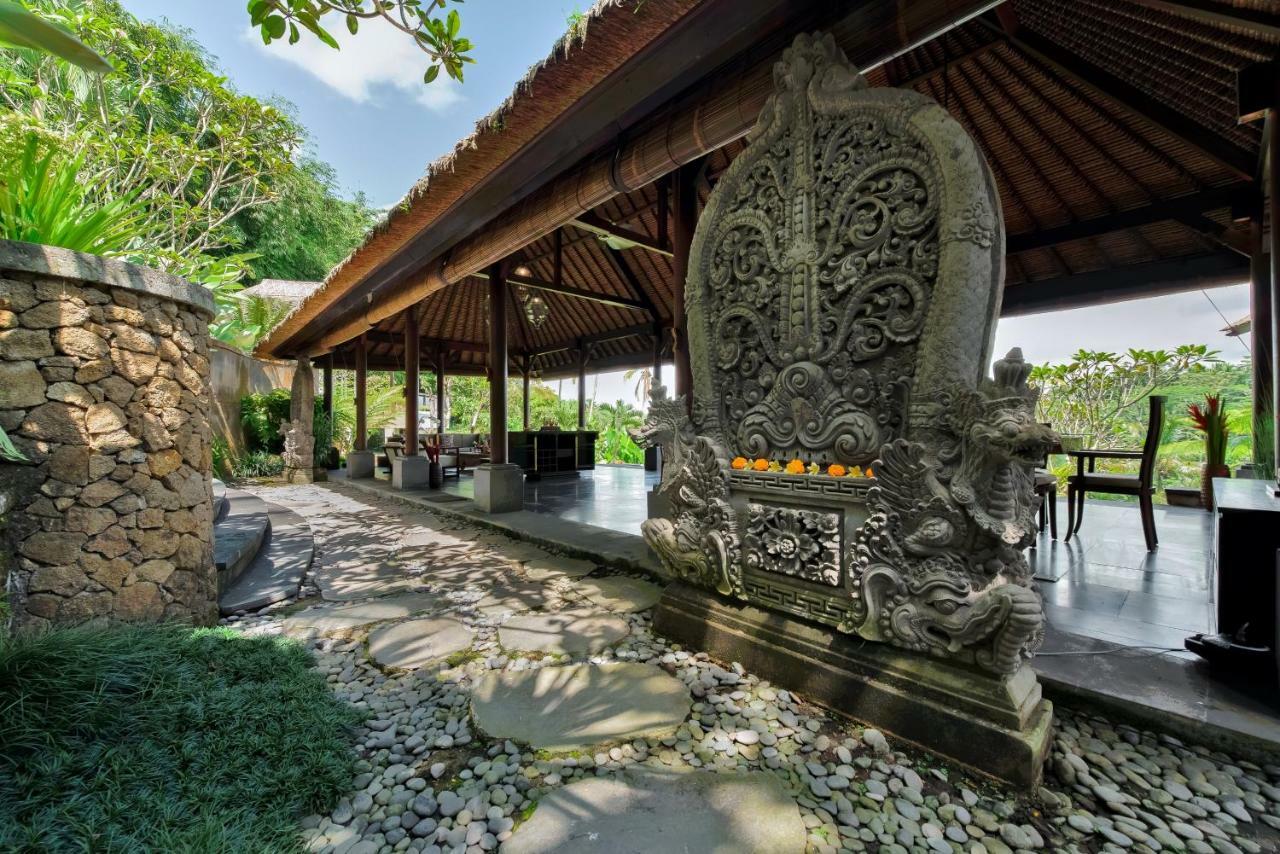 Seven-Bedroom Villa Private Pool