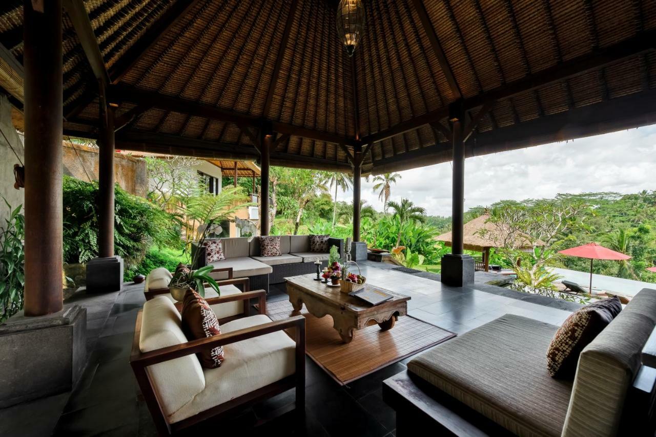 Seven-Bedroom Villa Private Pool