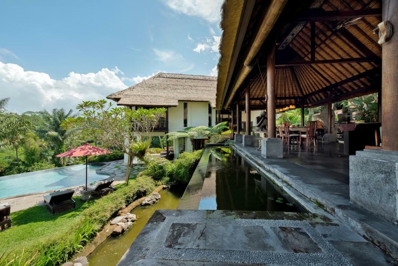 Seven-Bedroom Villa Private Pool