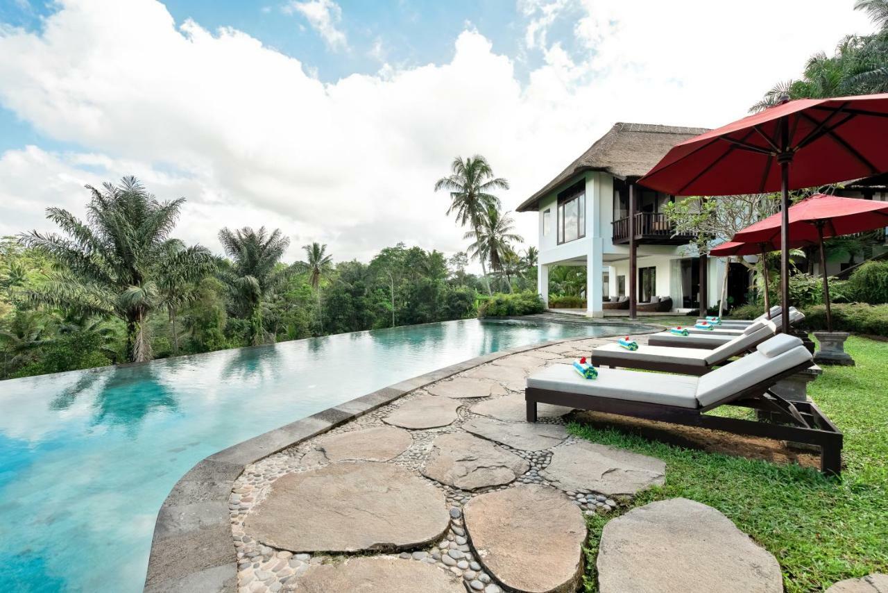 Seven-Bedroom Villa Private Pool