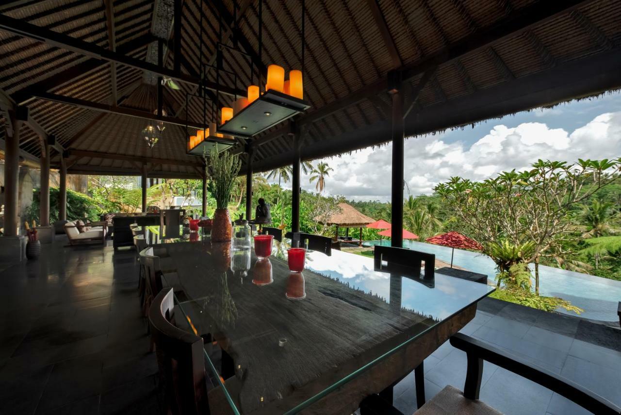 Seven-Bedroom Villa Private Pool