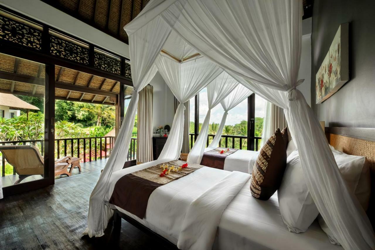 Seven-Bedroom Villa Private Pool