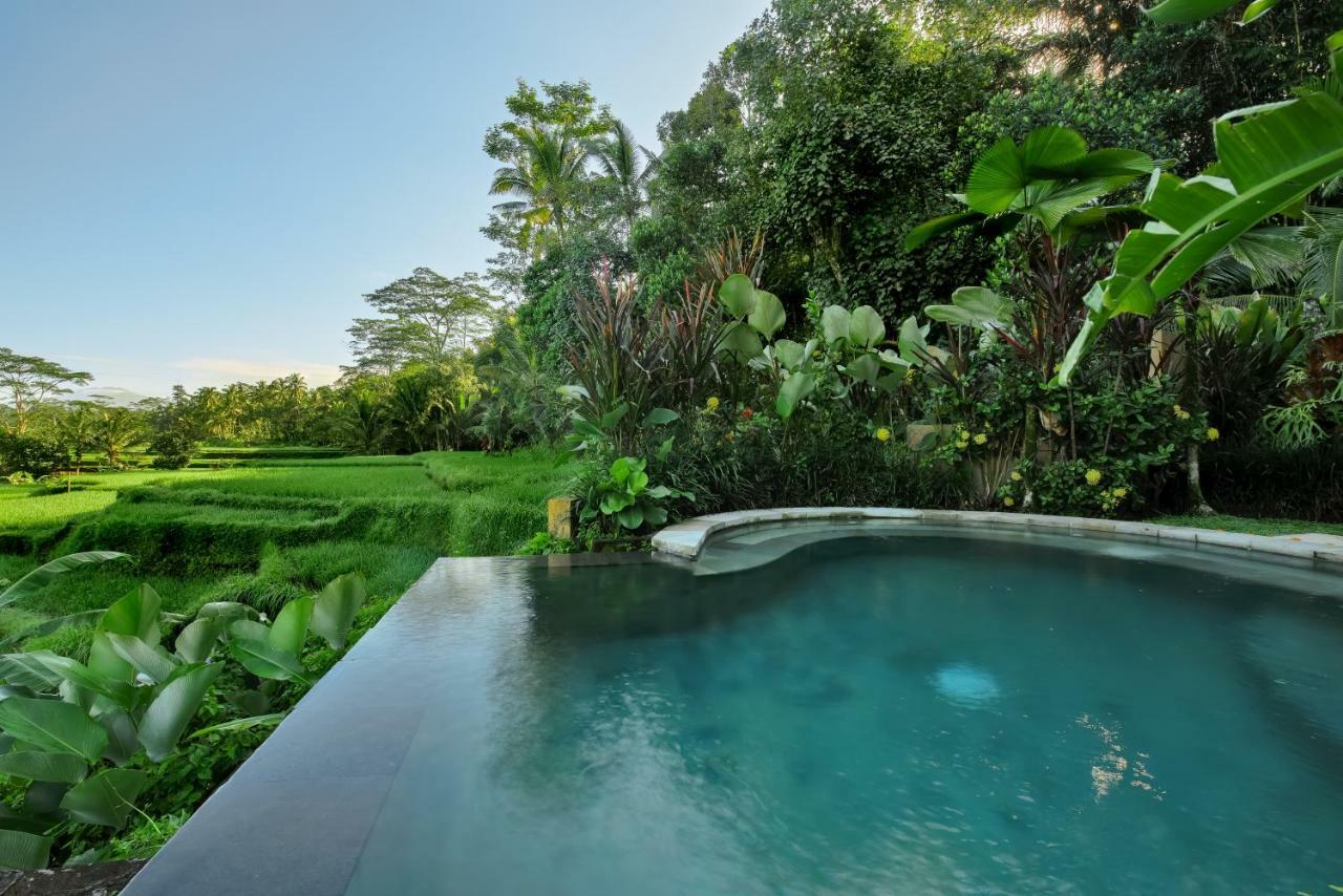 Seven-Bedroom Villa Private Pool