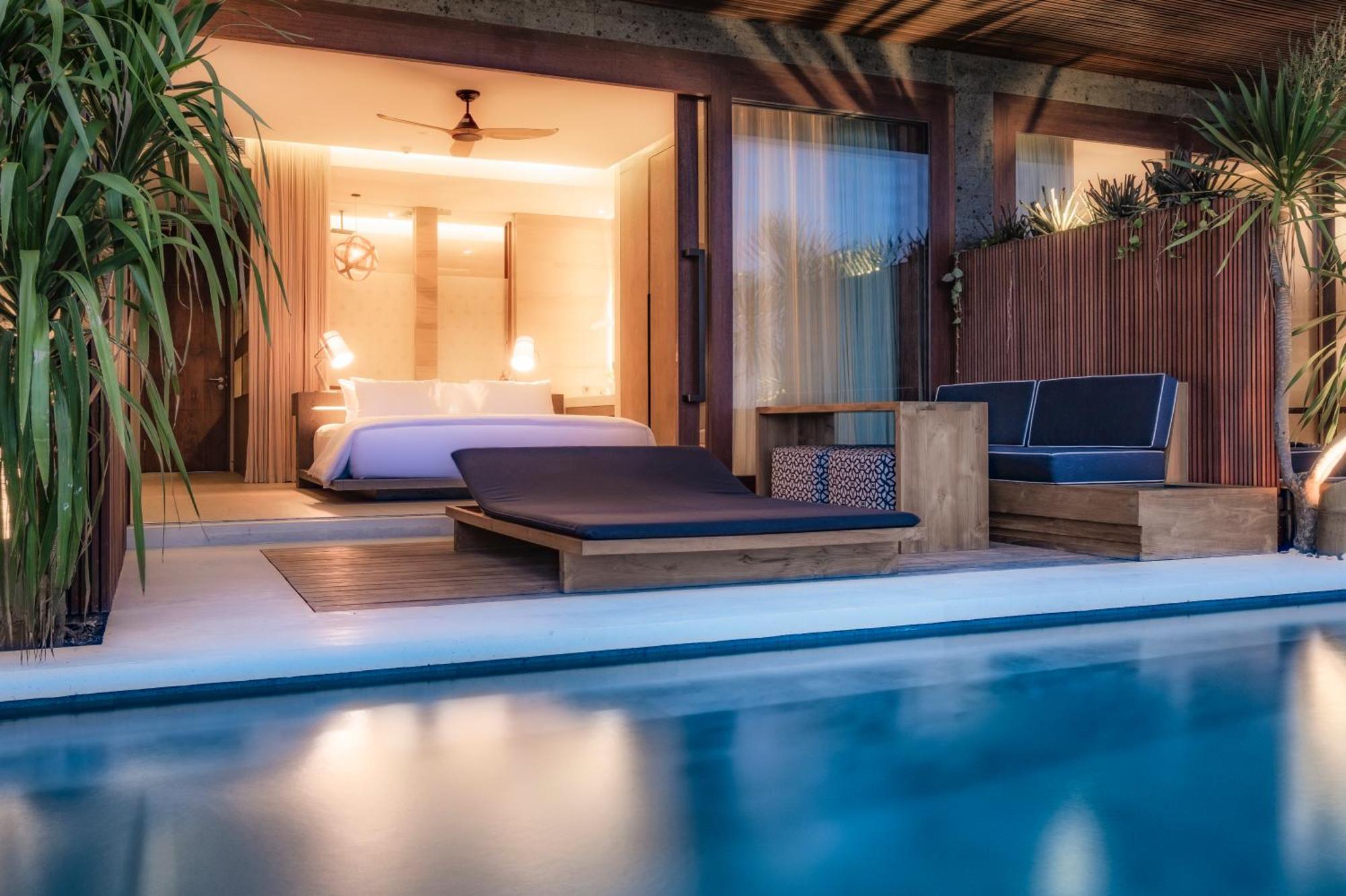 Beachfront Pool Suites,1283363935:JPEG