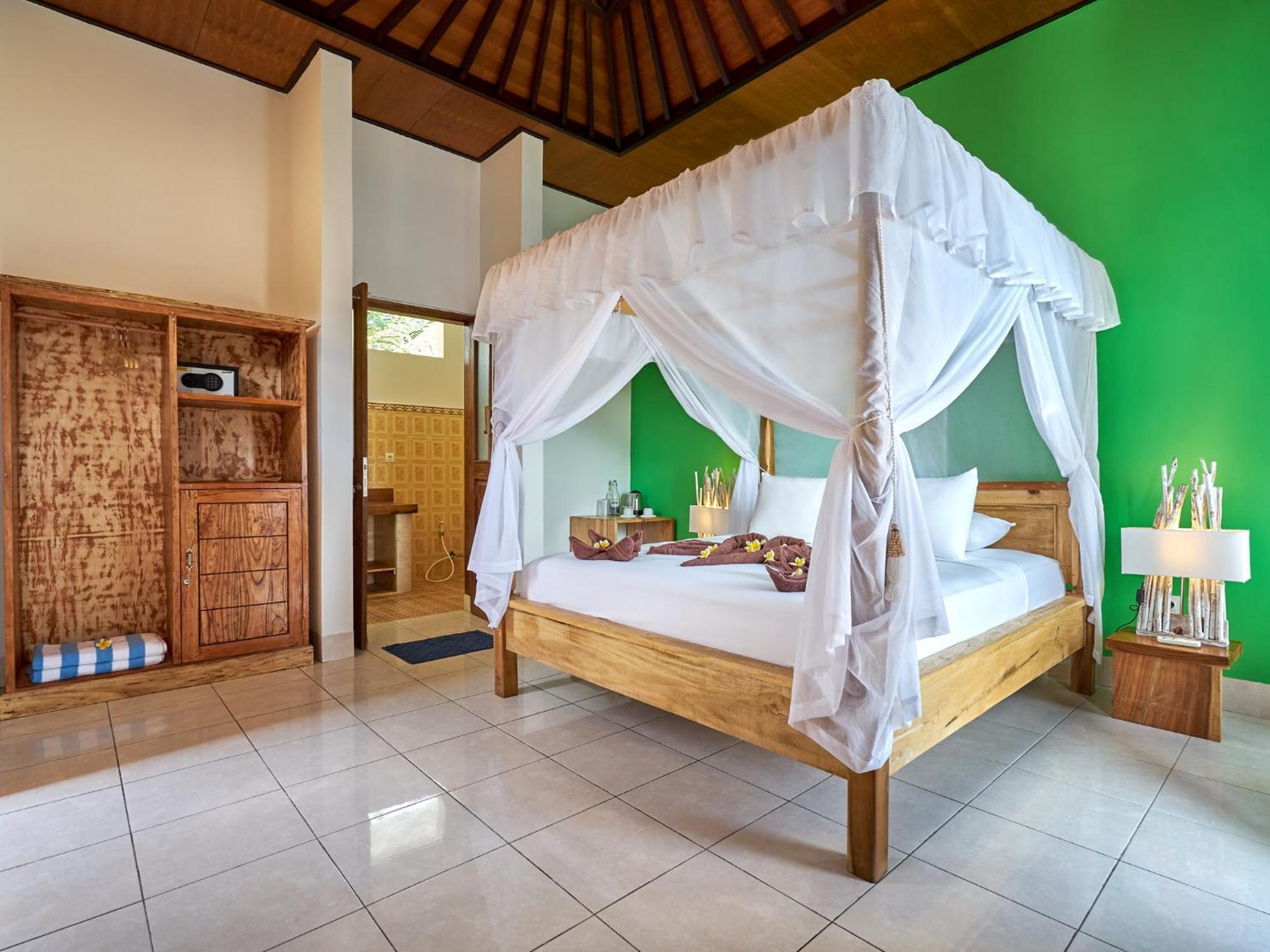 Double or Twin Room with Sea View