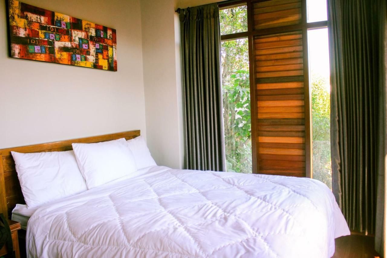 Deluxe Double Room Balcony,889771273:JPEG