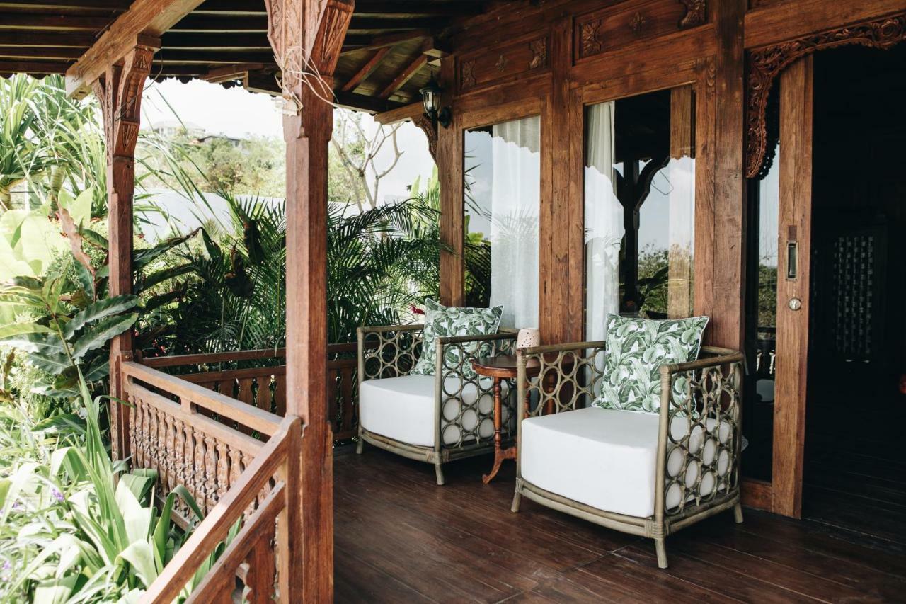 Romantic House,893475793:JPEG