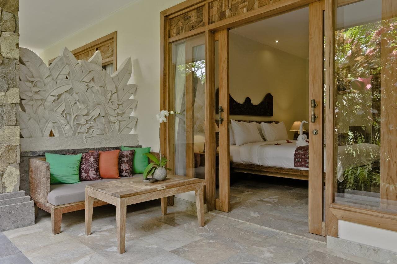 Deluxe Room Welcome Massage Afternoon Tea