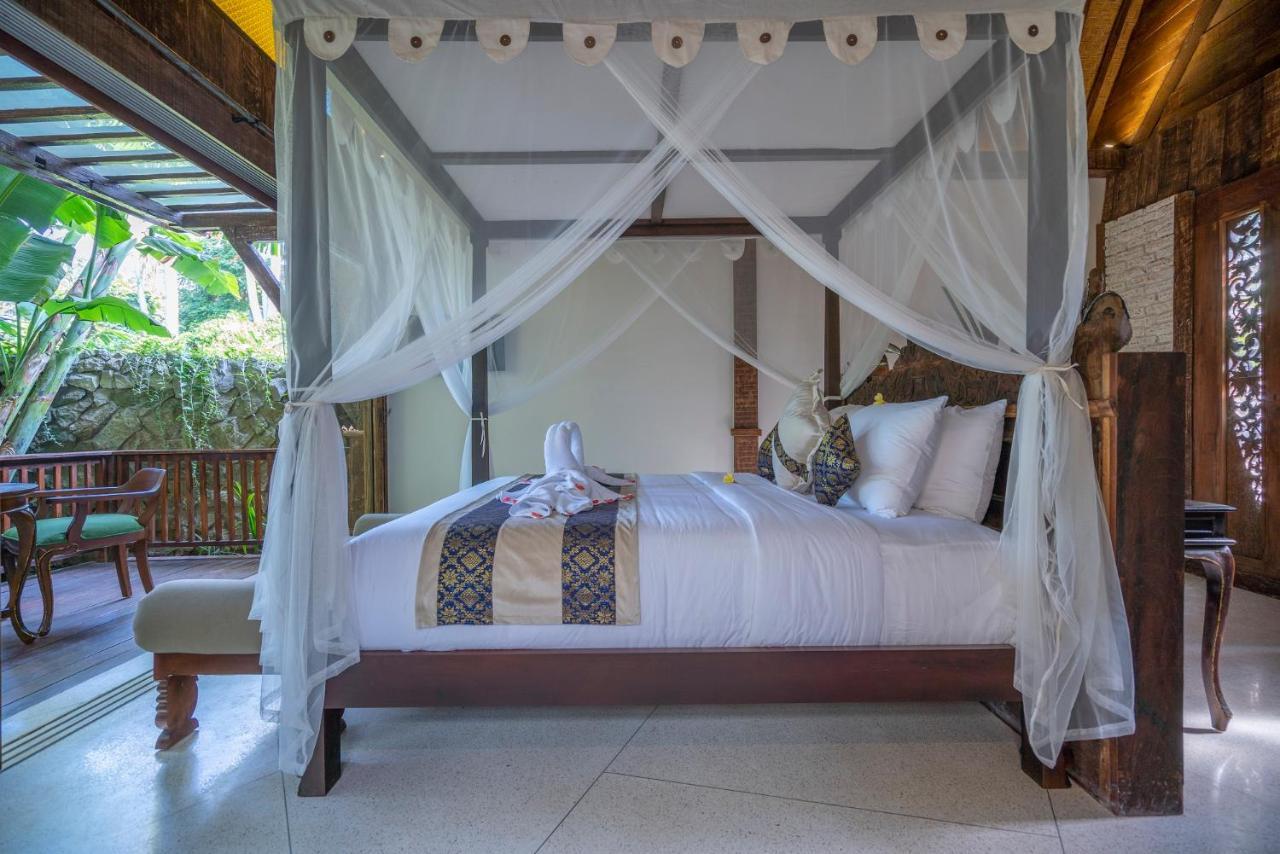 Ethnic One-Bedroom Villa Balcony