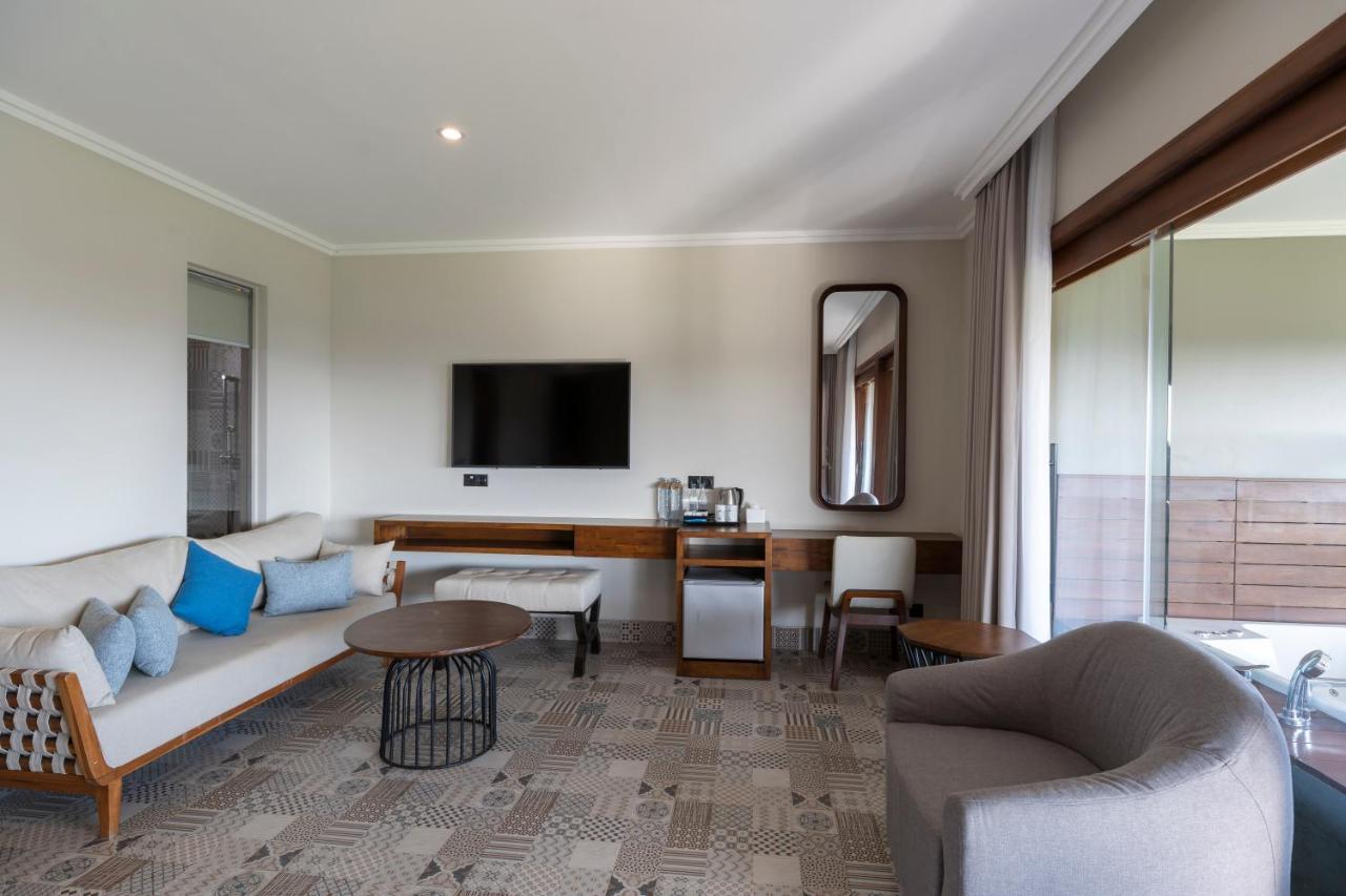 Penthouse Suite,1365700634:JPEG