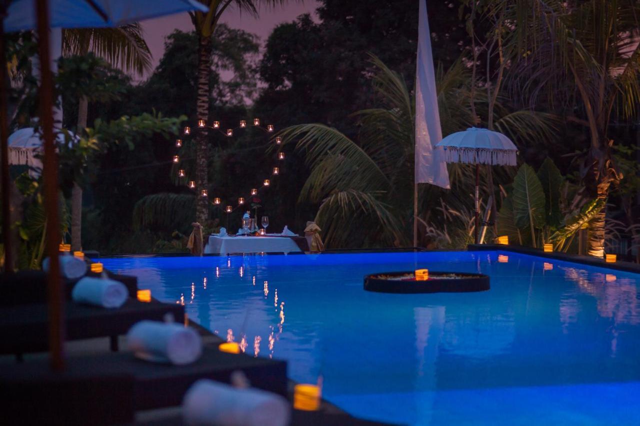 King Suite Pool View