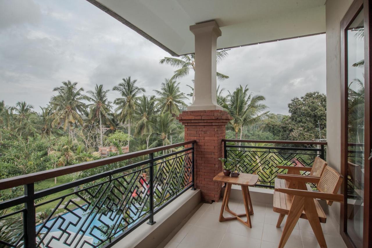 King Suite Pool View