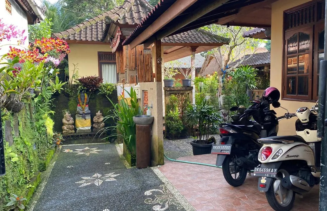 Suk'S House-Live Locally In Family Compound Ubud-1