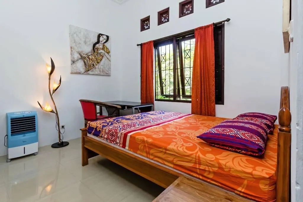 Tropical House In Nusa Dua. Beach In 150M. Garden. Fast To Airport! Fast Internet-1