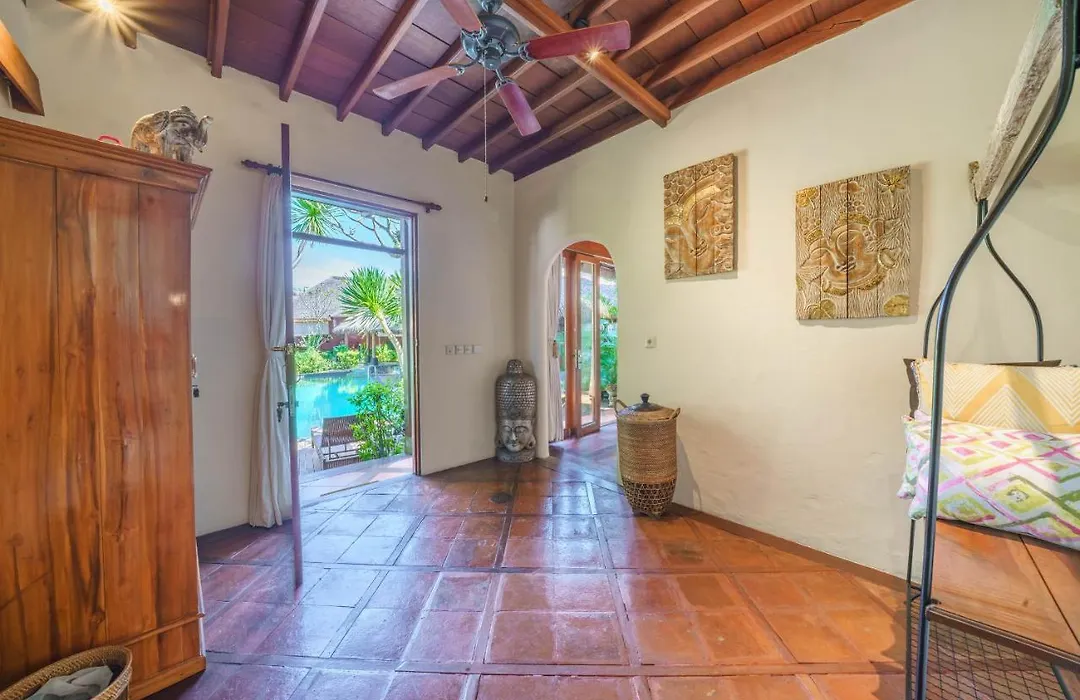 Villa Santhi - Beautiful Villa With Large Pool In Seminyak-1