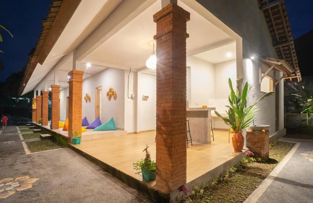 Aura Dormitory House Ubud-1
