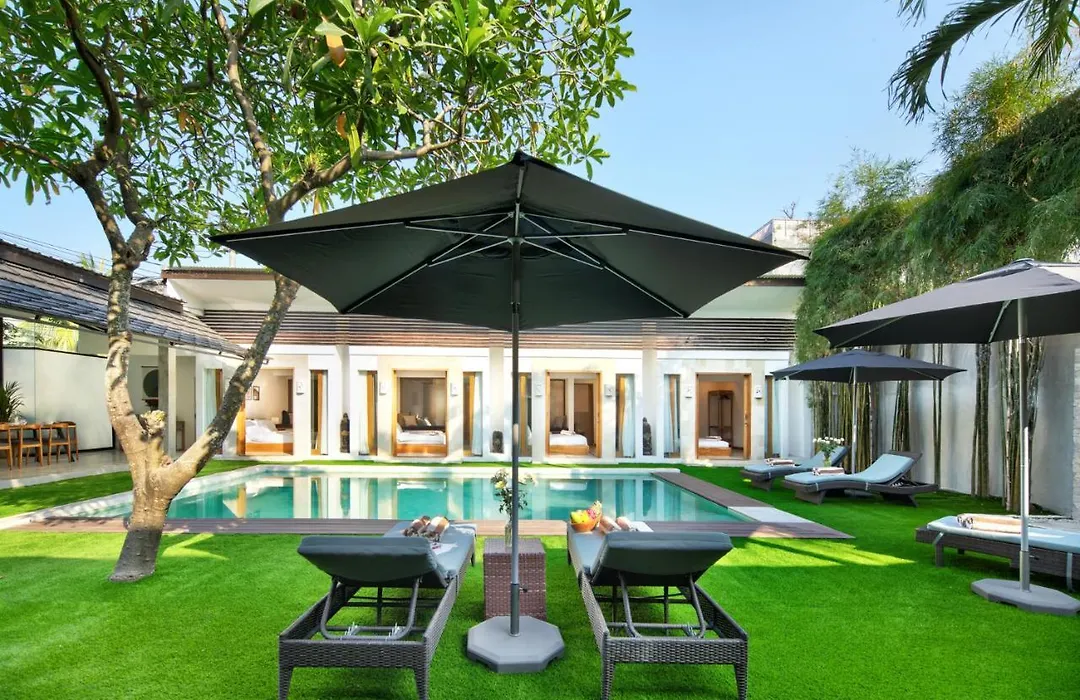 Best Location, 9 Bedr Pool Villa, Close To Beach-1