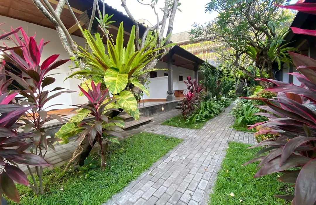 Guest House 882 Petitenget-1