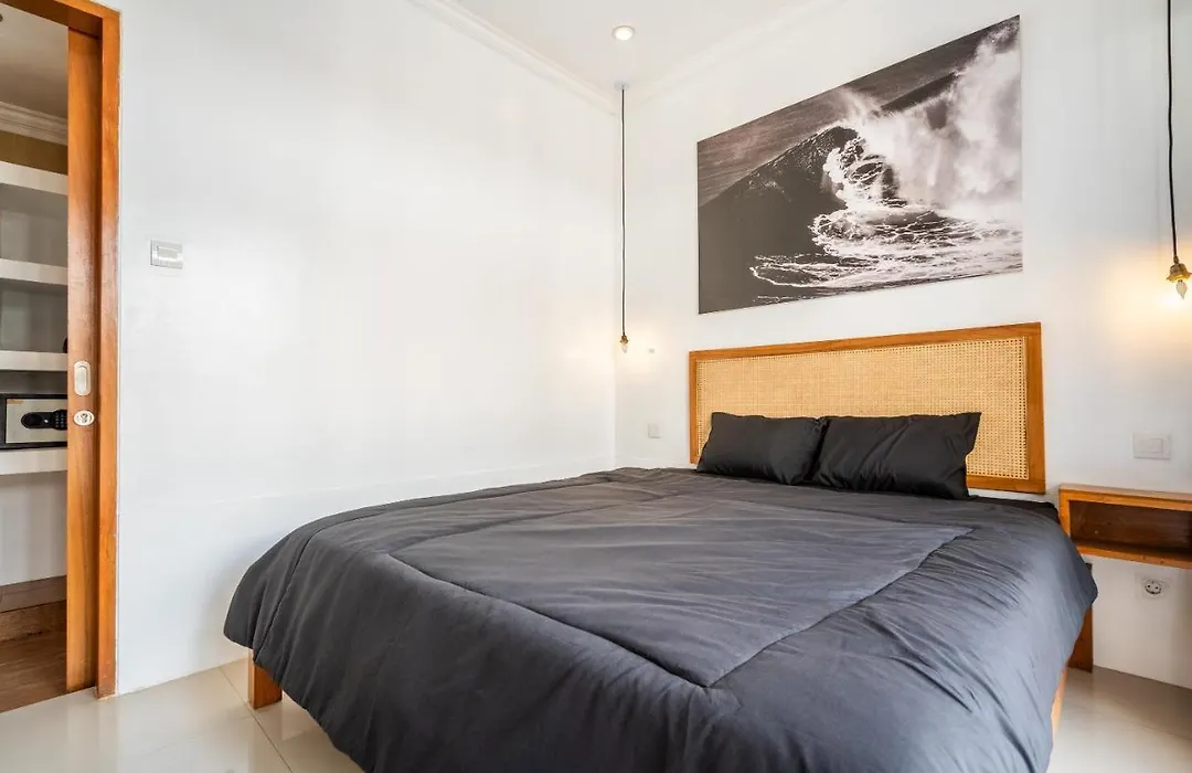 Lumturi House - Centrally Located-1