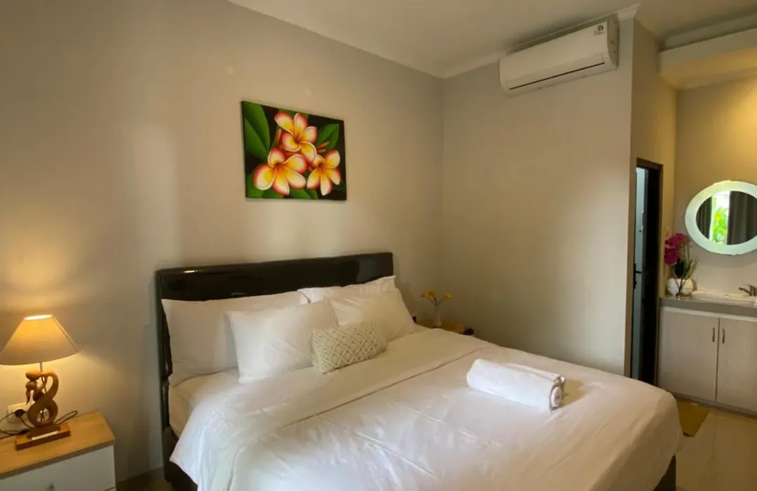 Queens Villa-1