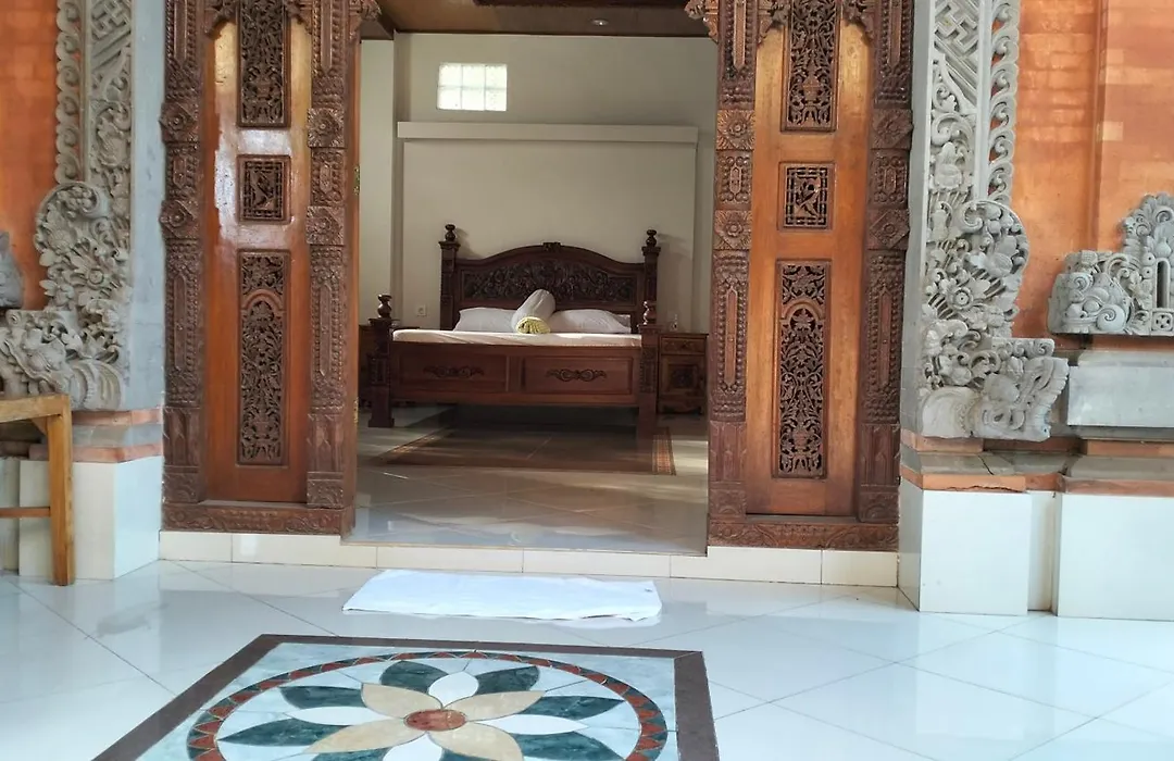 Uma Pejeng-1