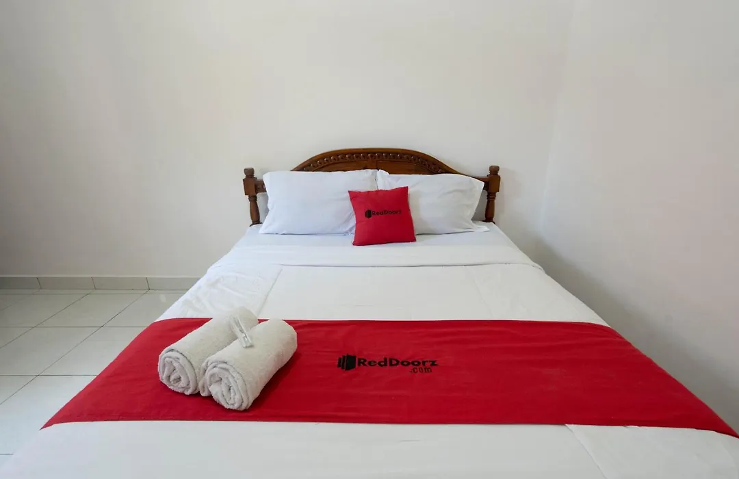 Reddoorz Near Buleleng Harbour 2-1