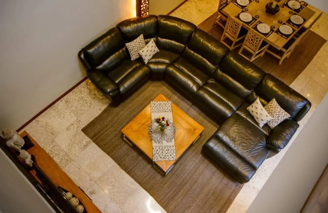 Super 4 Bed, Sleeps 8, Just 300M Walk From Beach-1