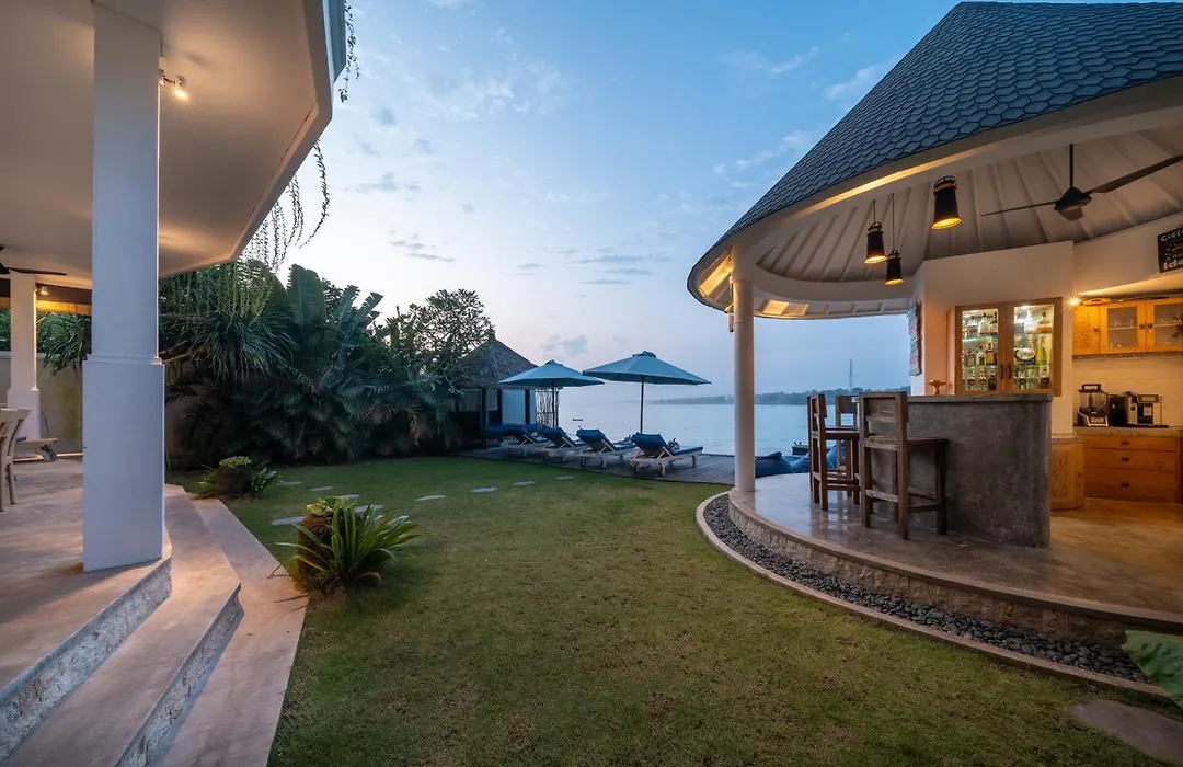 Ceningan Beachside Villas-1