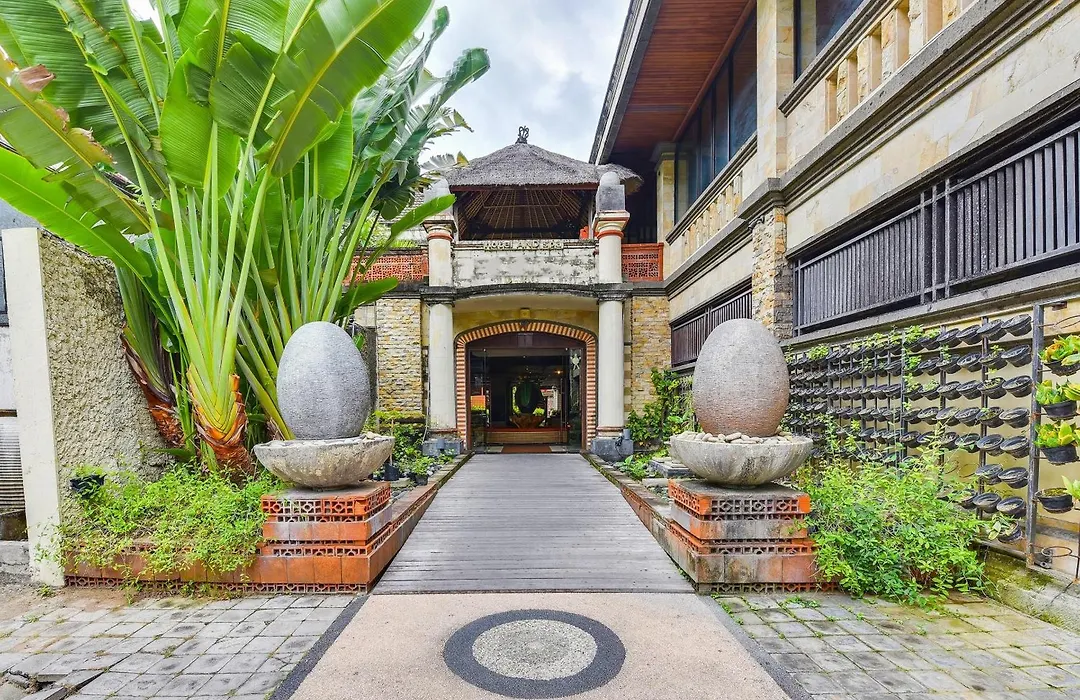 Super Oyo Townhouse Oak Maxi Hotel Legian-1