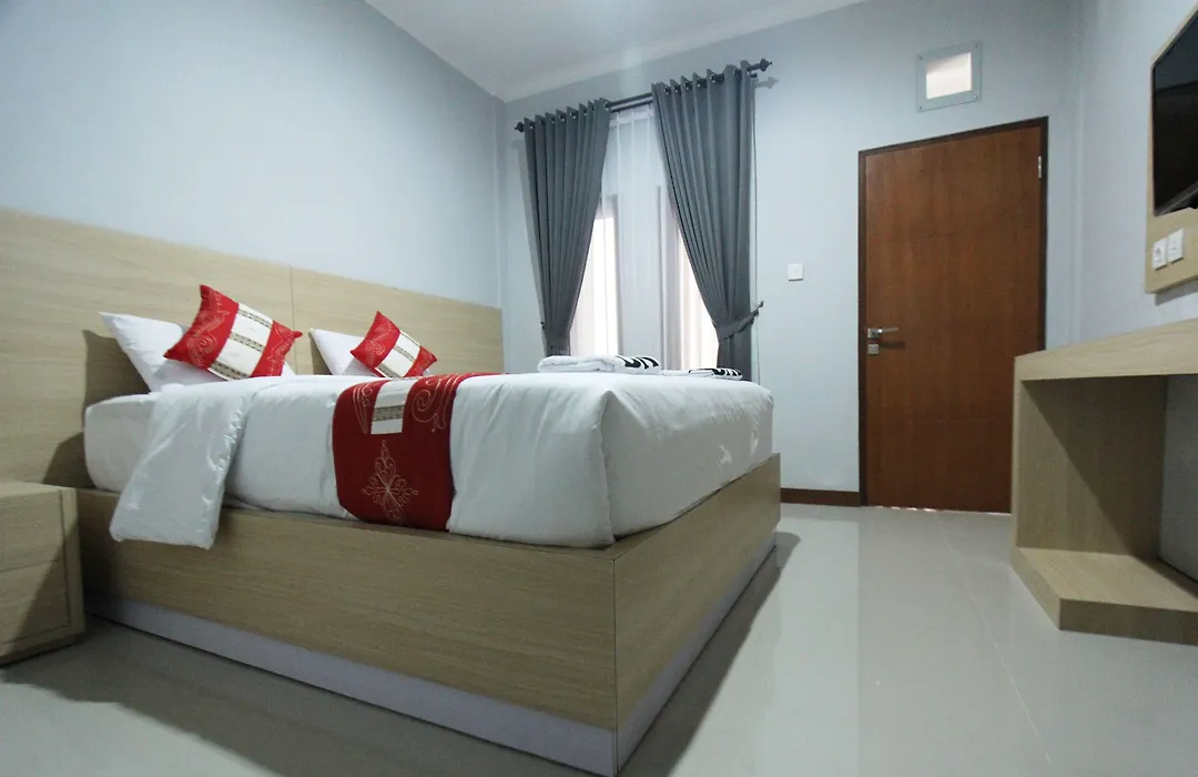 Tom Guest House-1