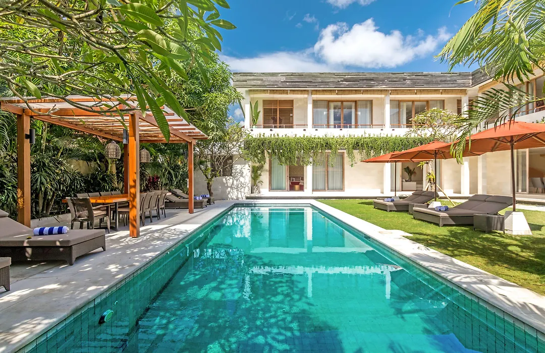Villa Seriska Jimbaran - Spacious 5Br Private Pool Villa With Private Cook, Spa & Tour-1