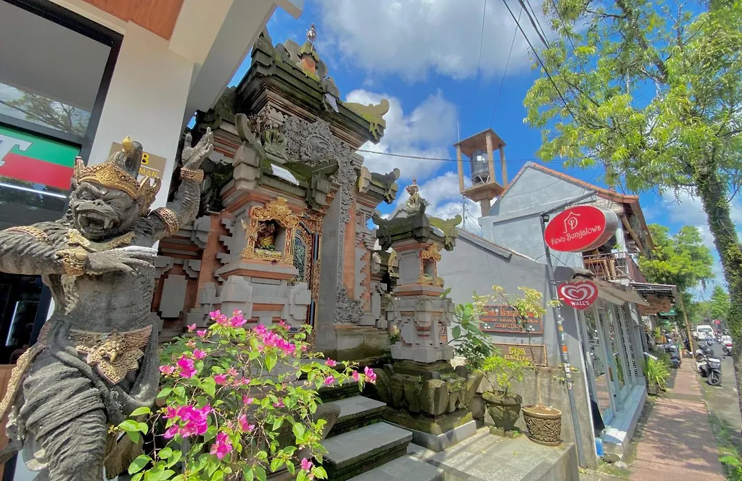 Dewa Bungalows, A Balinese House And Art Gallery-1
