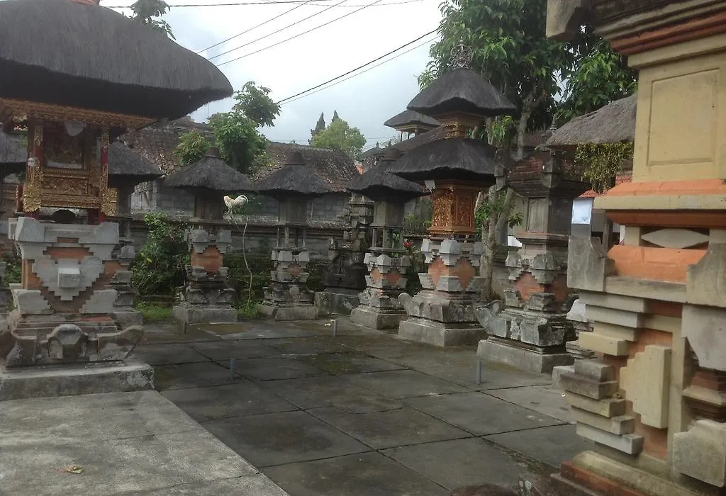 Suka'S House Bed & Breakfast-1