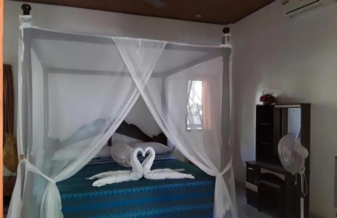 Blue Star Bungalows & Cafe-1