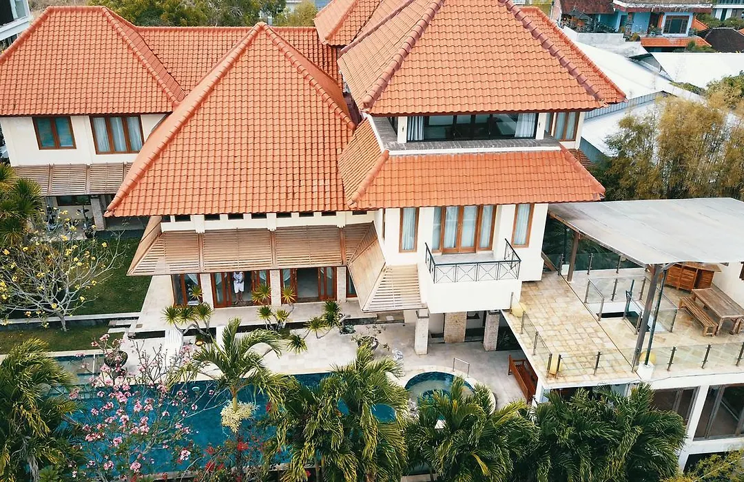 Unique Spacious Luxury Villa-1
